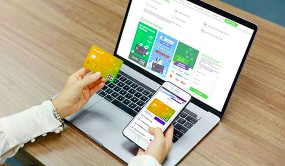 Thanh toán FE Credit qua ngân hàng (Nguồn : Internet)